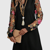 Jaia – Elegants V-veida ziedu mini kleita